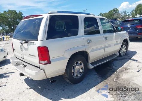 2004 Cadillac Escalade Standard z USA, uszkodzony, nr VIN 1GYEC63T84R176019